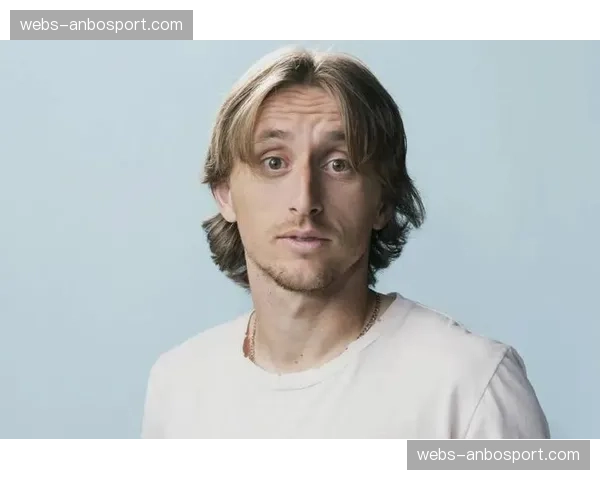 莫德里奇接受专访，坦言尚未决定是否在赛季末离开皇马